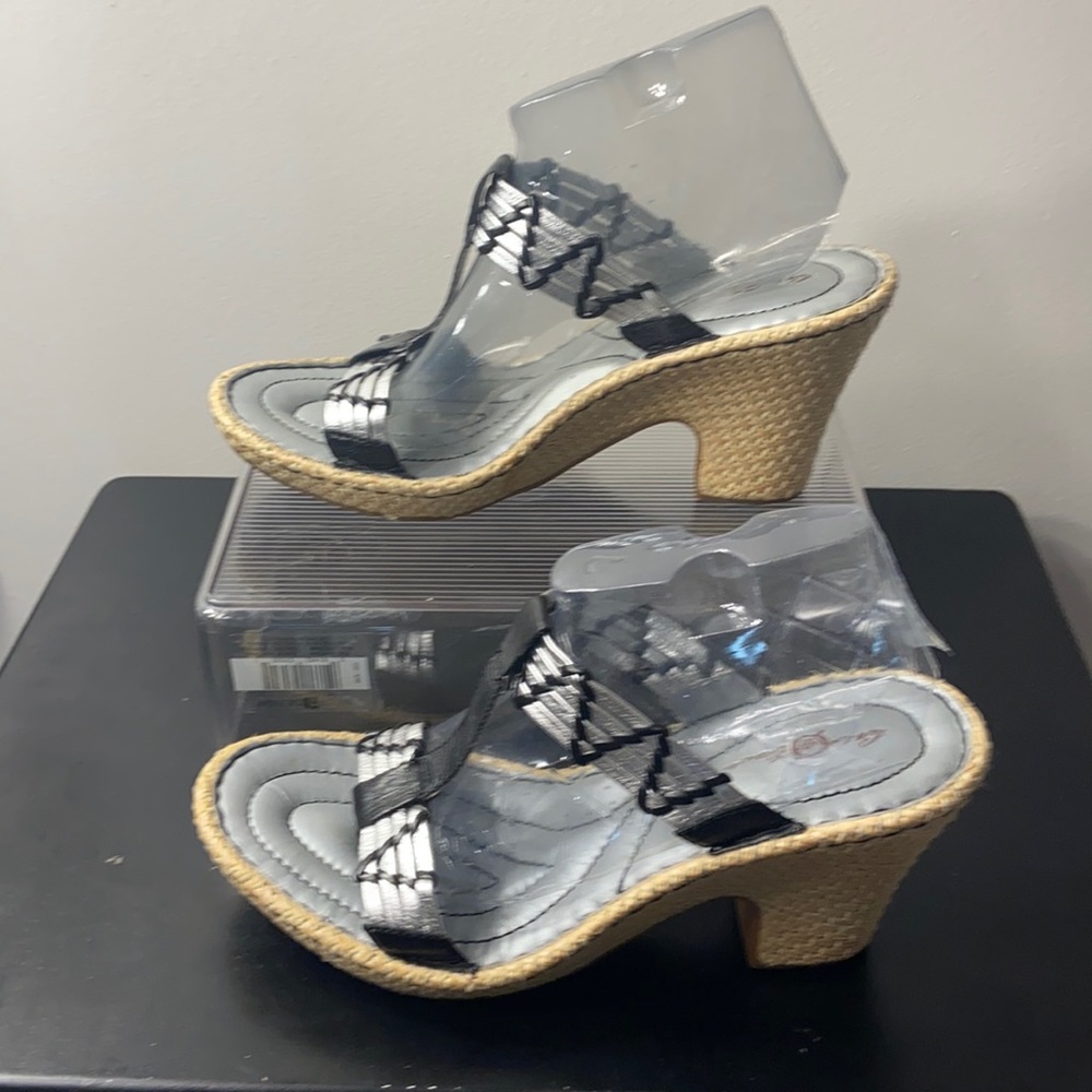 Born Crown sandals